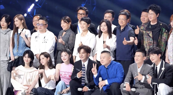欢子回归《天赐的声音7》,能否再造“爆款”金曲? 欢子回归《天赐的声音7》,能否再造“爆款”金曲? 剧照1